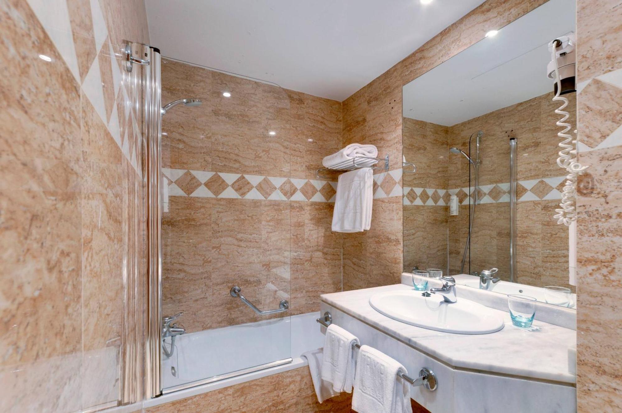 Triple Room,1774428771:JPEG