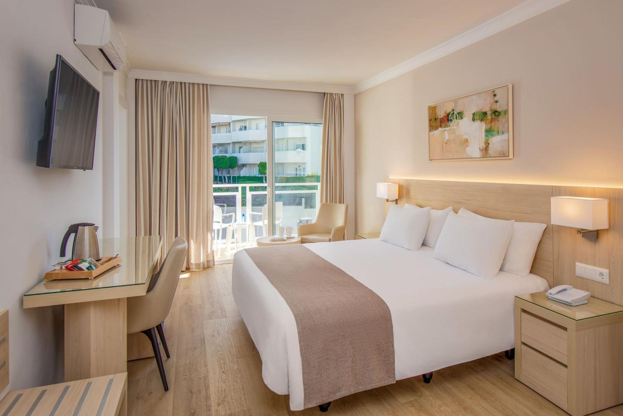 Chambre Supérieure - Vue Latérale sur Mer
