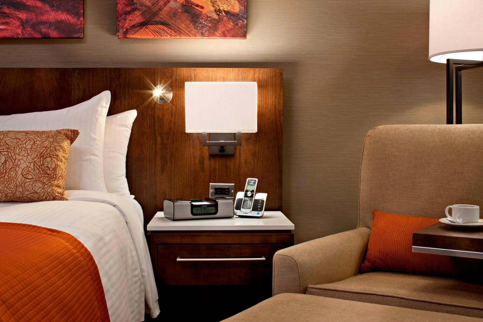 Deluxe Queen Room with Two Queen Beds