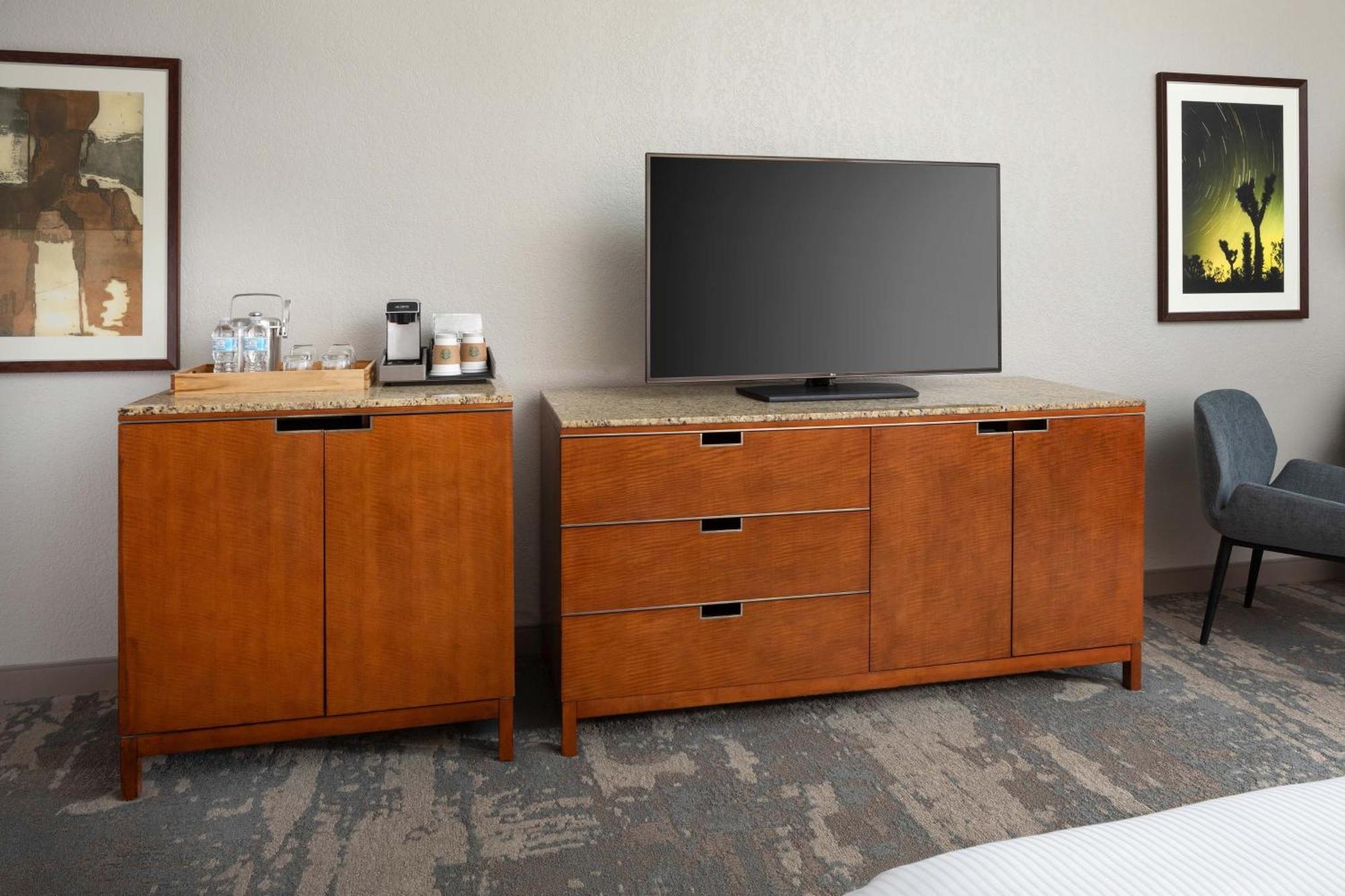 Golf View King, Guest room, 1 King, Sofa bed, Golf view