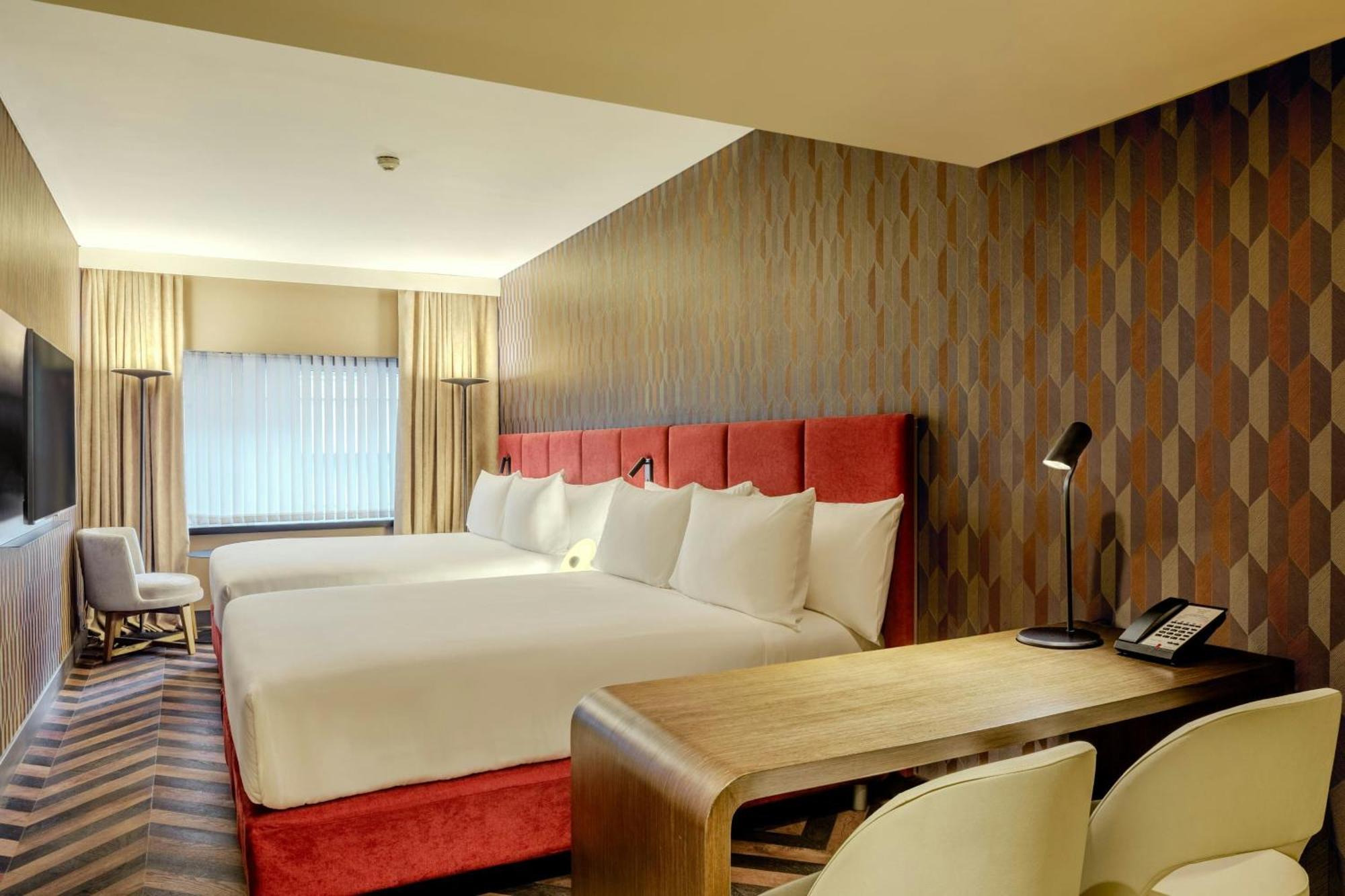Quarto Queen Premier com 2 Camas Queen