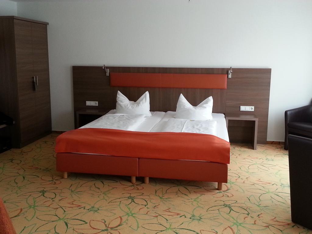 Family Room,177893622:JPEG