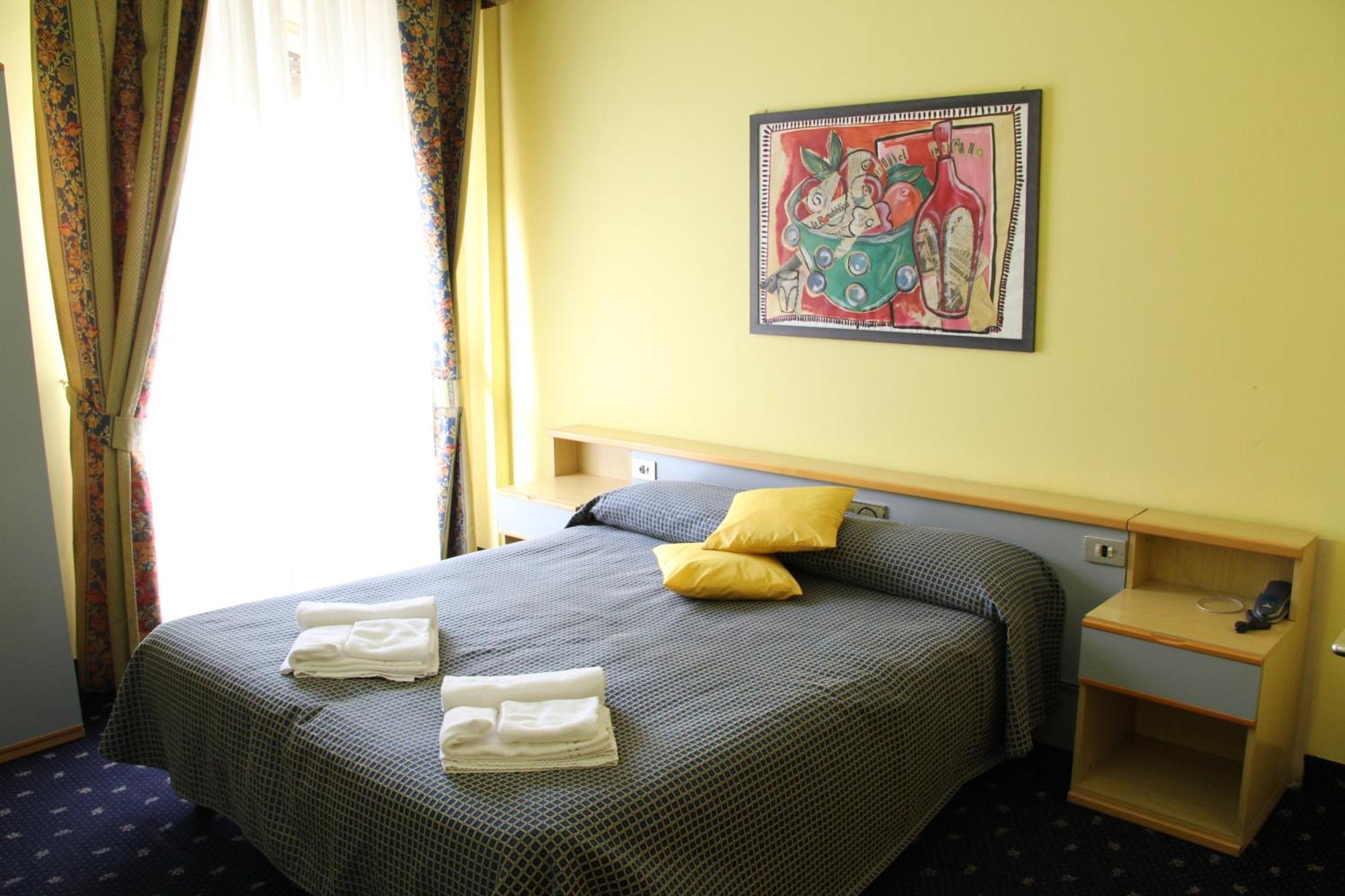 Quarto Duplo Standard com Ventoinha