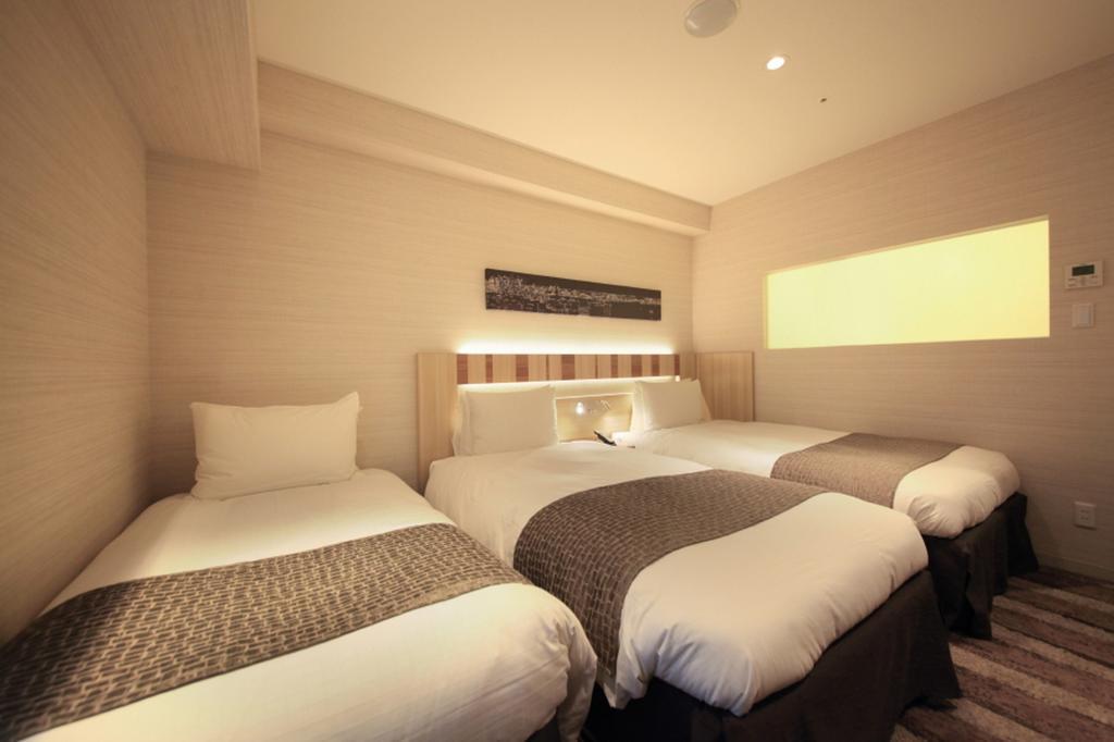 Twin Room with Extra Bed - Non-Smoking