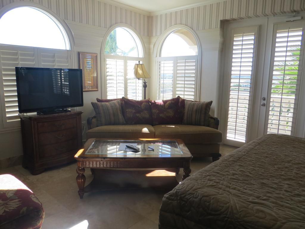 Deluxe King Suite