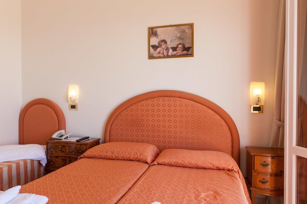 2 Camere Comunicanti