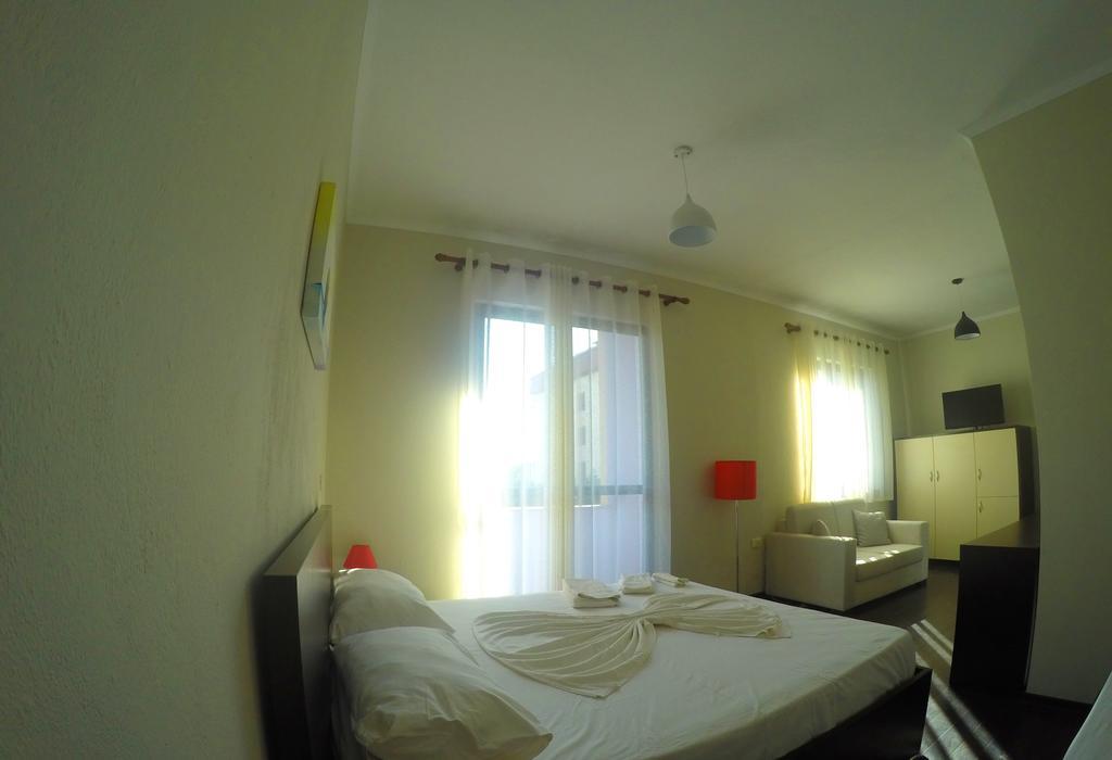 Dreibettzimmer mit Balkon