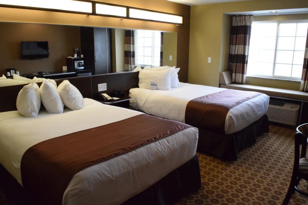Queen Room with Two Queen Beds - Disability Access/Non-Smoking