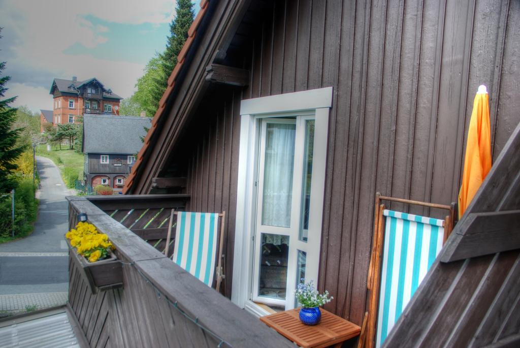 Doppelzimmer mit Balkon (2 Erwachsene + 1 Kind)