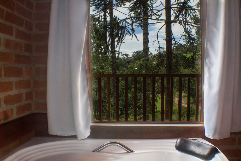 Chalé Deluxe com Banheira e Lareira