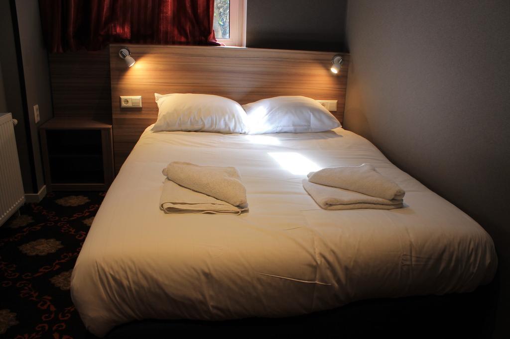 Standard Double Room,215241944:JPEG