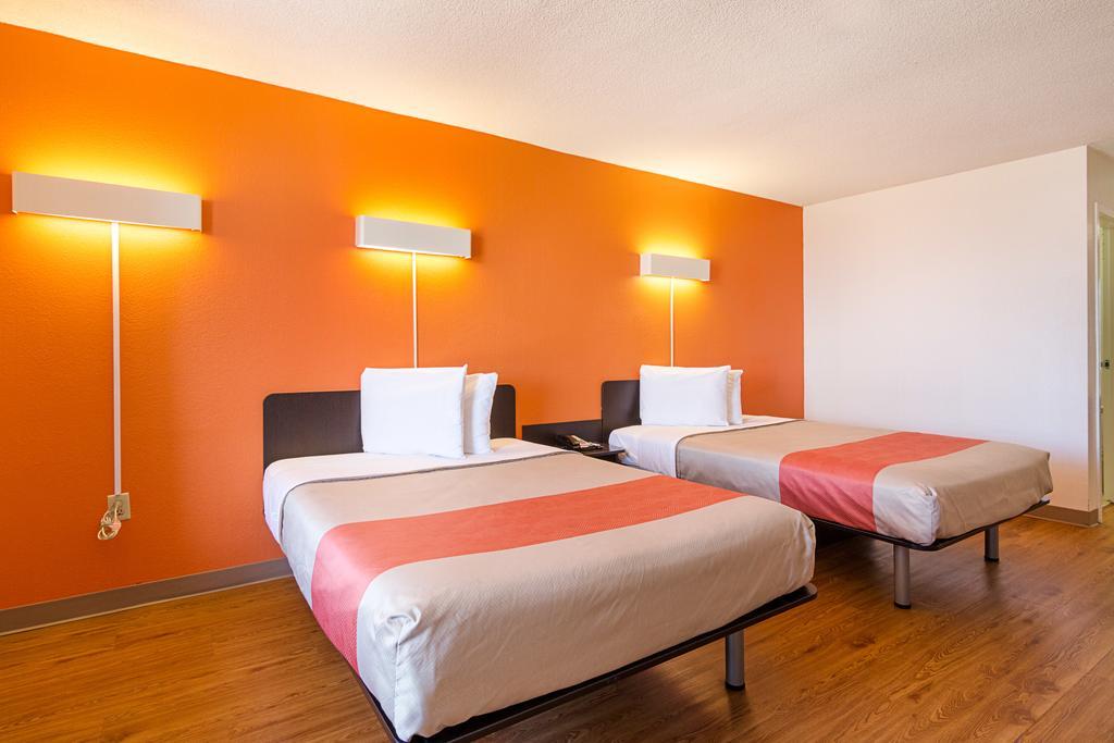 Deluxe Quadruple Room - Non-Smoking,706583215:JPEG