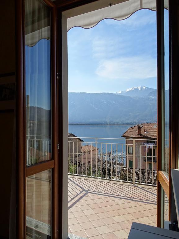 Camera Matrimoniale con Terrazza e con Vista Lago
