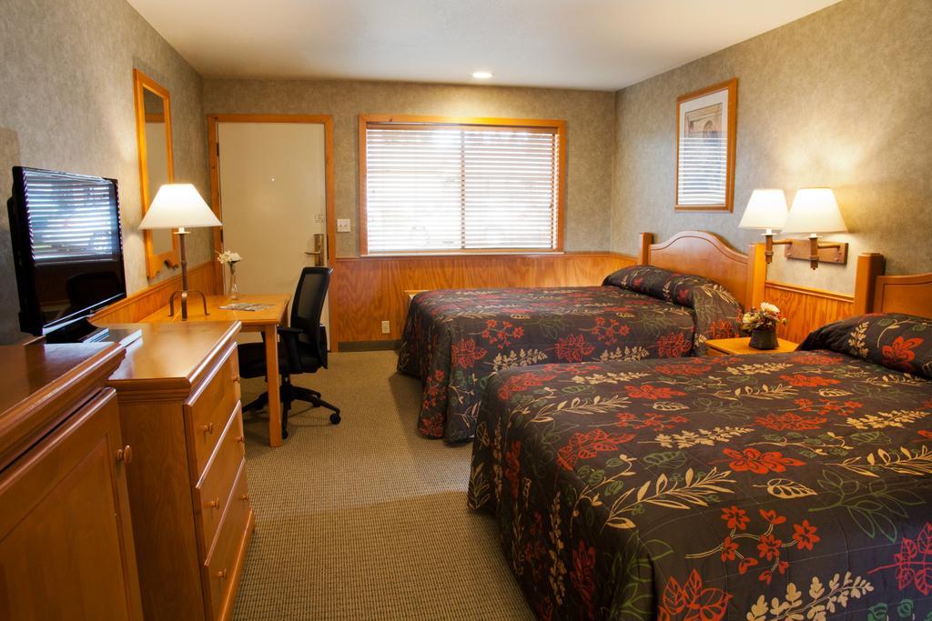 Queen Room with Two Queen Beds