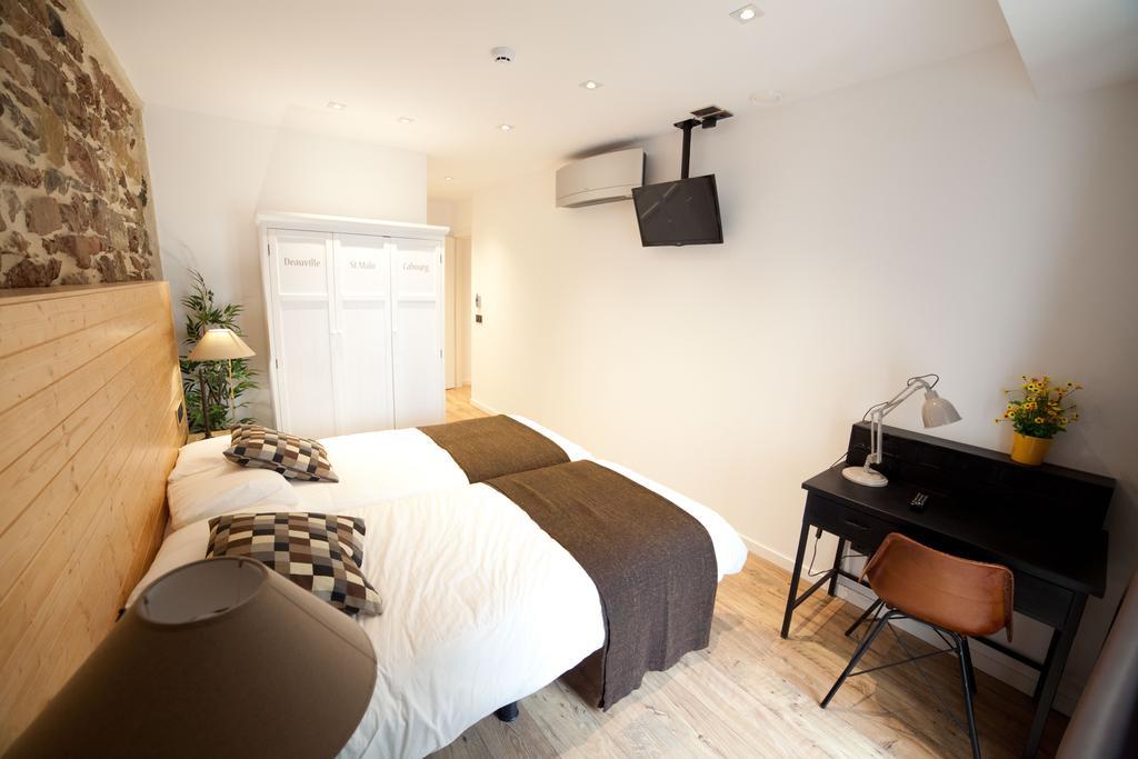 Deluxe Doppel-/Zweibettzimmer mit Balkon