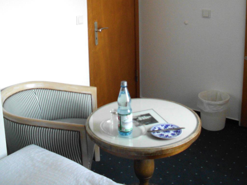 Single Room,236049233:JPEG