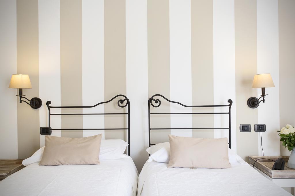 Standard Double Room,737761681:JPEG