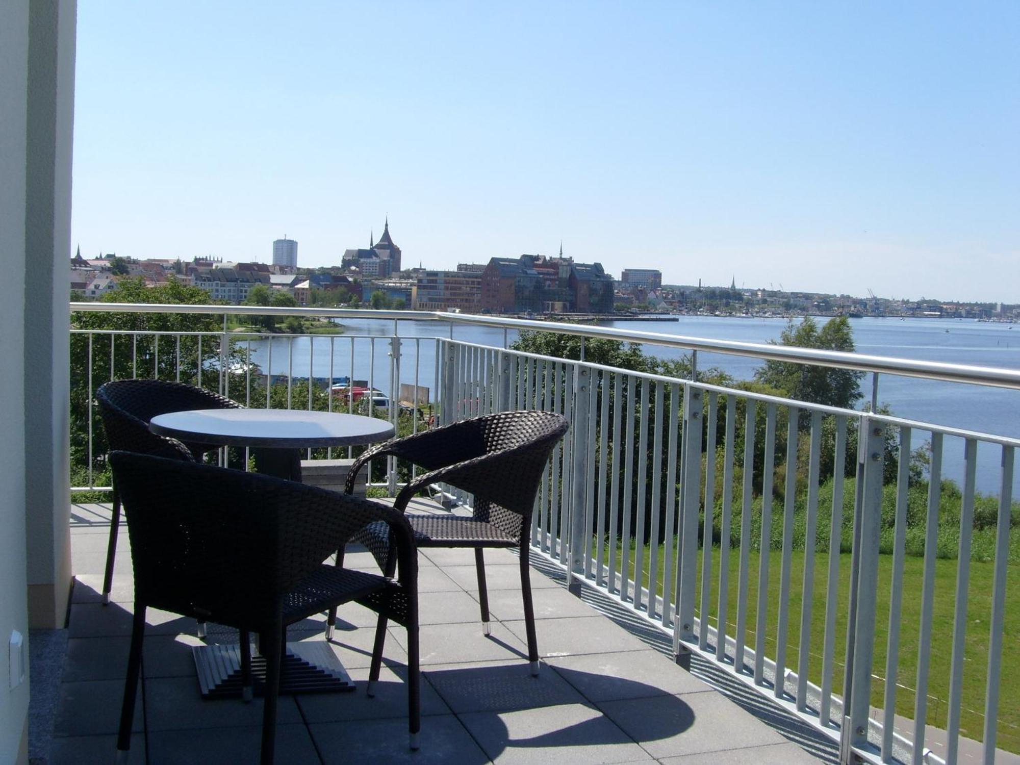 Superior One-Bedroom Apartment,1580738143:JPEG