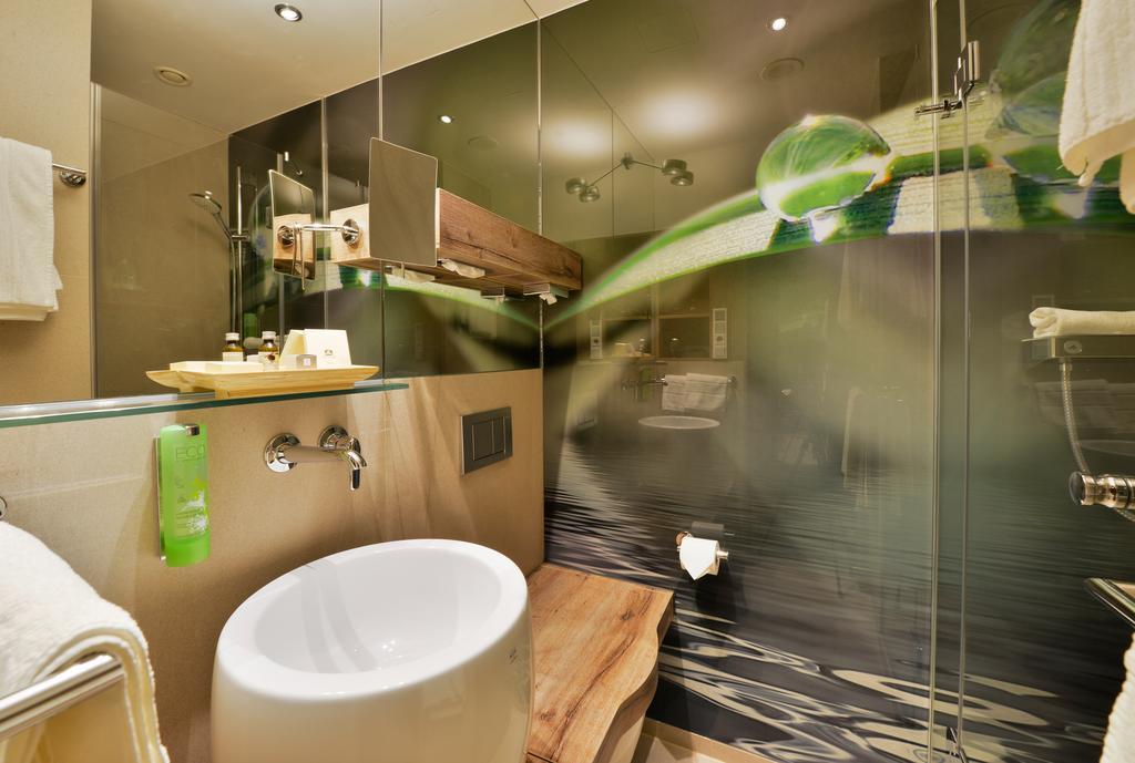 Business Zimmer mit Kingsize-Bett