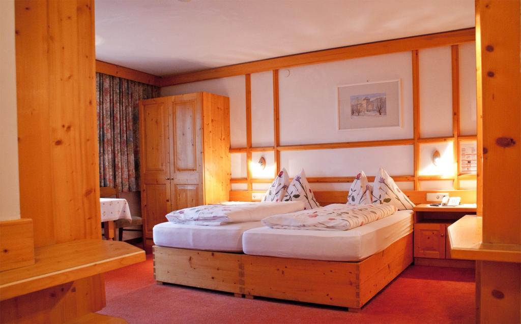 Doppelzimmer mit Balkon