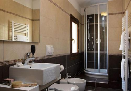 Single Room,388598813:JPEG