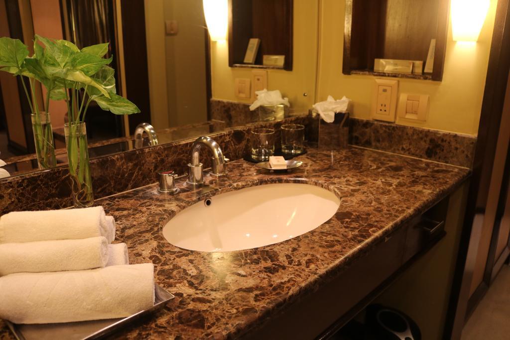 Deluxe Room City View  King Bed