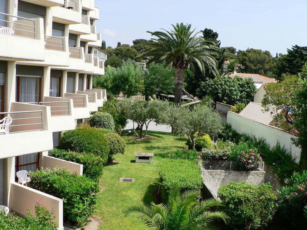 Chambre Double ou Lits Jumeaux Confort avec Balcon ou Terrasse - Accès Piscine