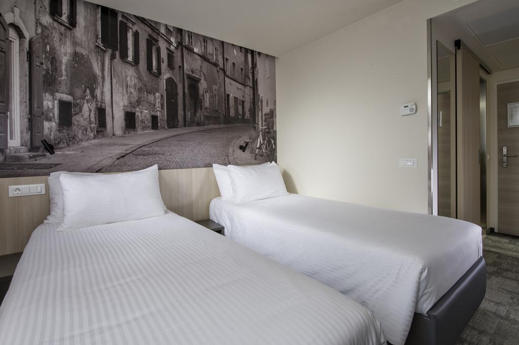 Double or Twin Room,413493519:JPEG