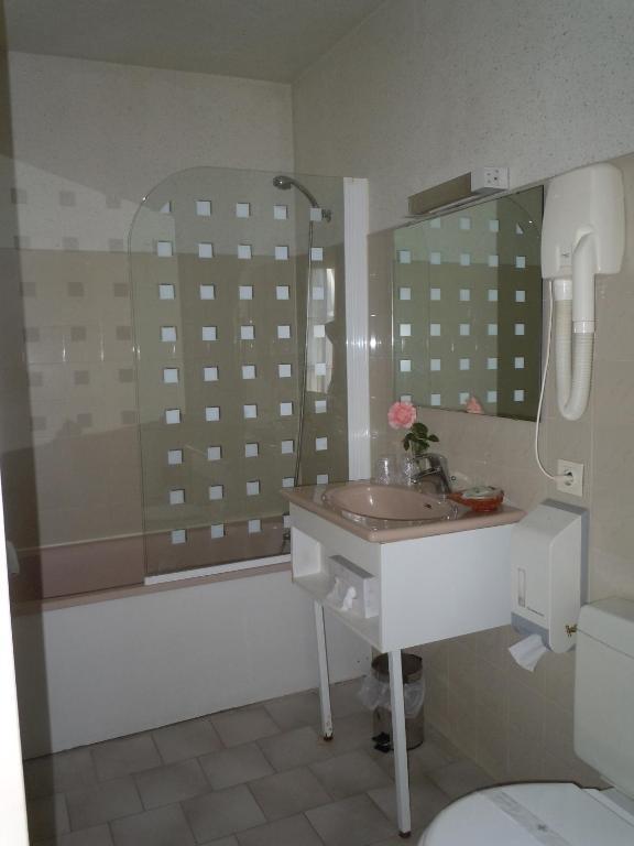 Chambre Quadruple (4 Lits Simples)