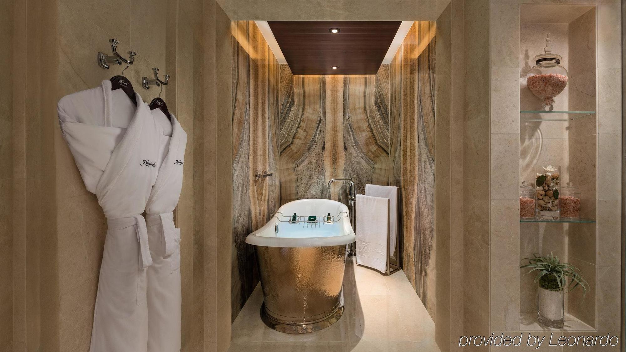 Aspen Ski Chalet - Access to Snow Park in Ski Dubai for 2, Private Butler, Lounge Access including Afternoon Tea, Evening Cocktail Hours, Soft Refreshments & Canapes