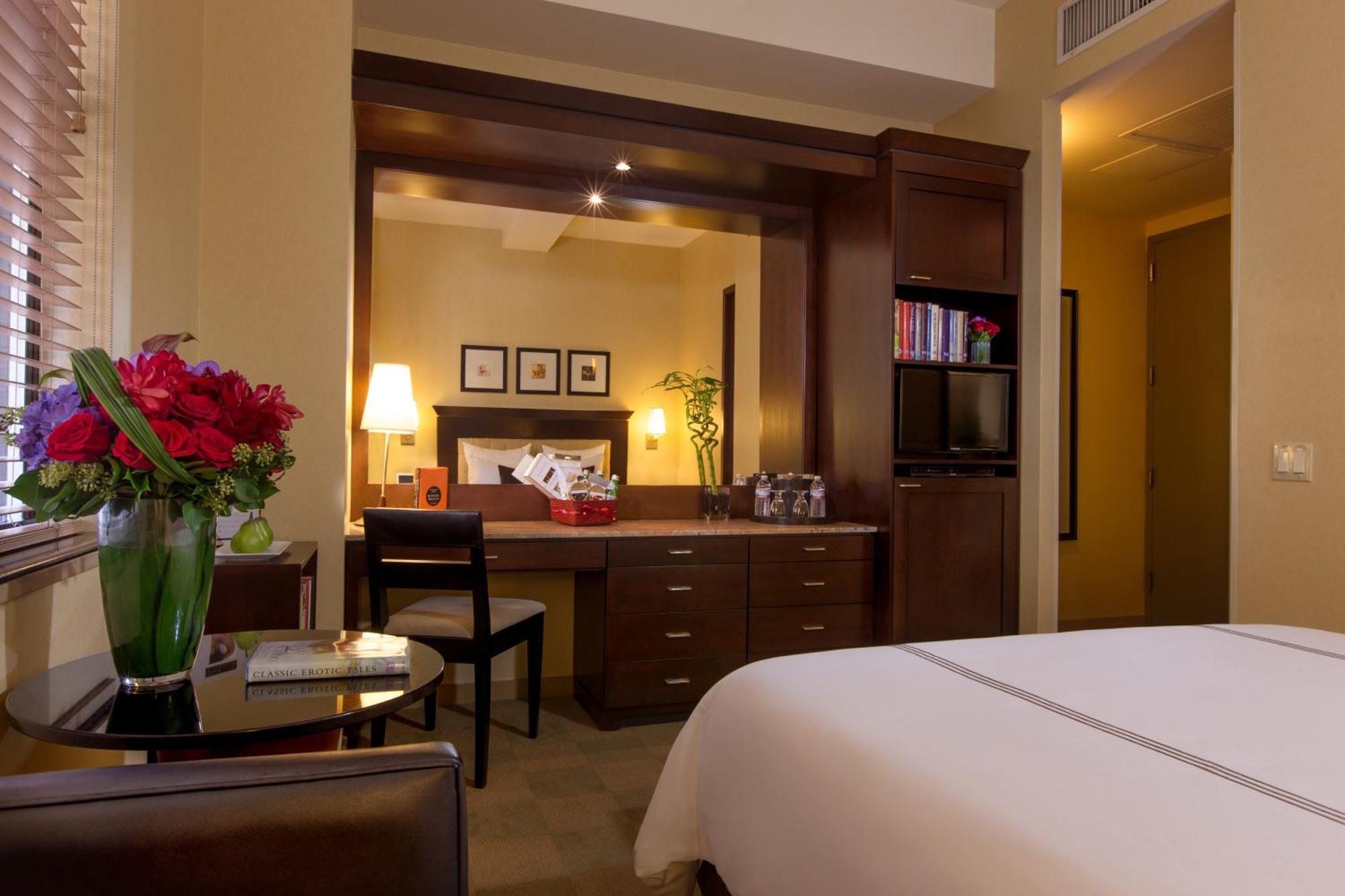 Chambre Lit Queen-size - Accessible aux Personnes à Mobilité Réduite