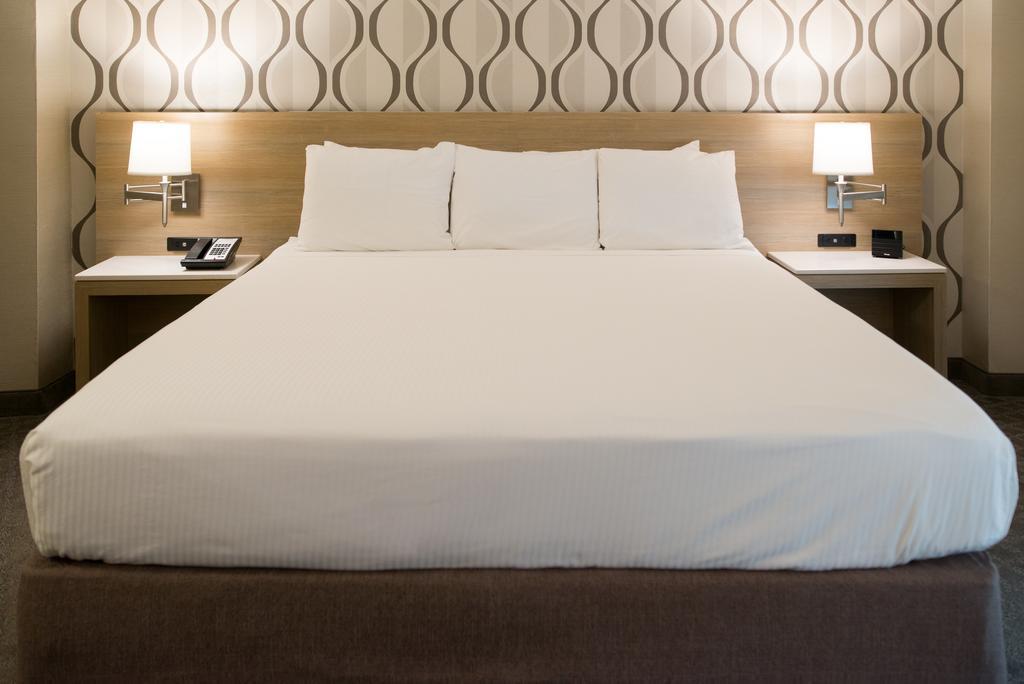 Premium King Room Lake View,702053986:JPEG