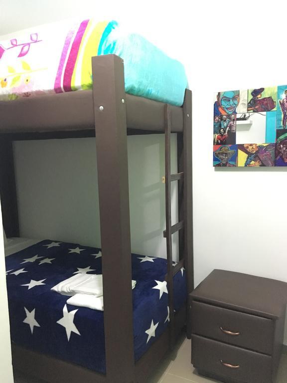Kleine Tweepersoonskamer met 2 Aparte Bedden