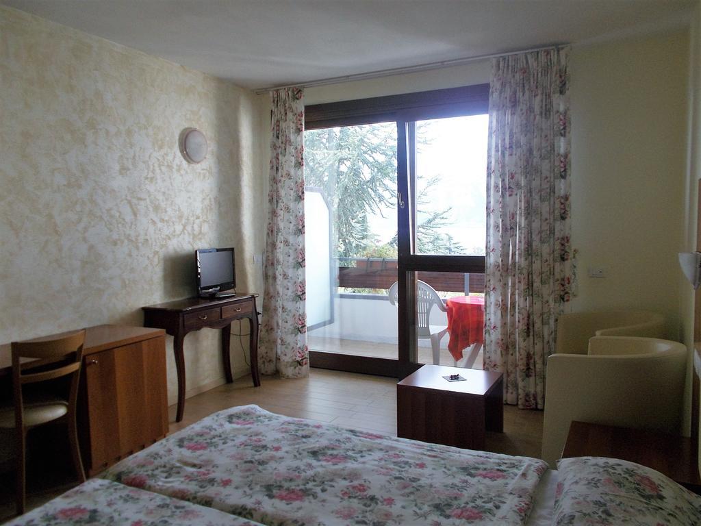 Superior Double Room Balcony Lake View,1442775091:JPEG