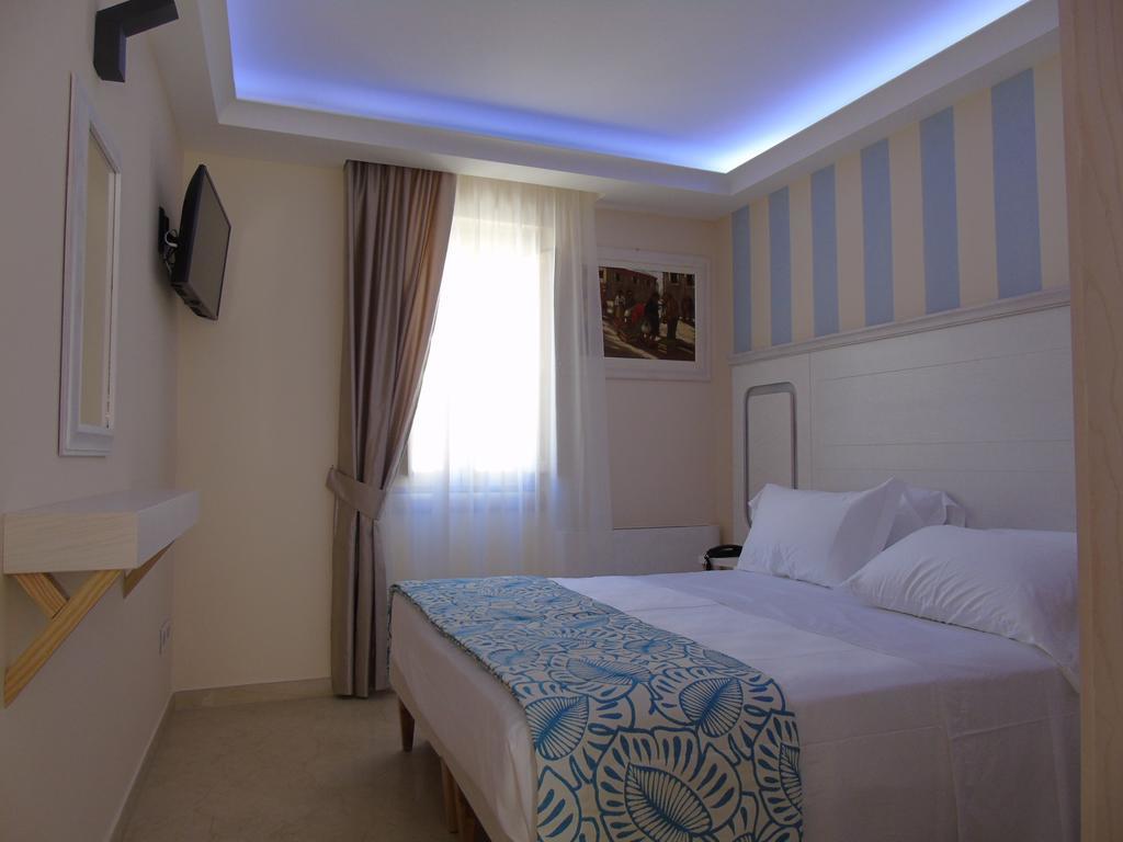 Junior Suite,329096569:JPEG