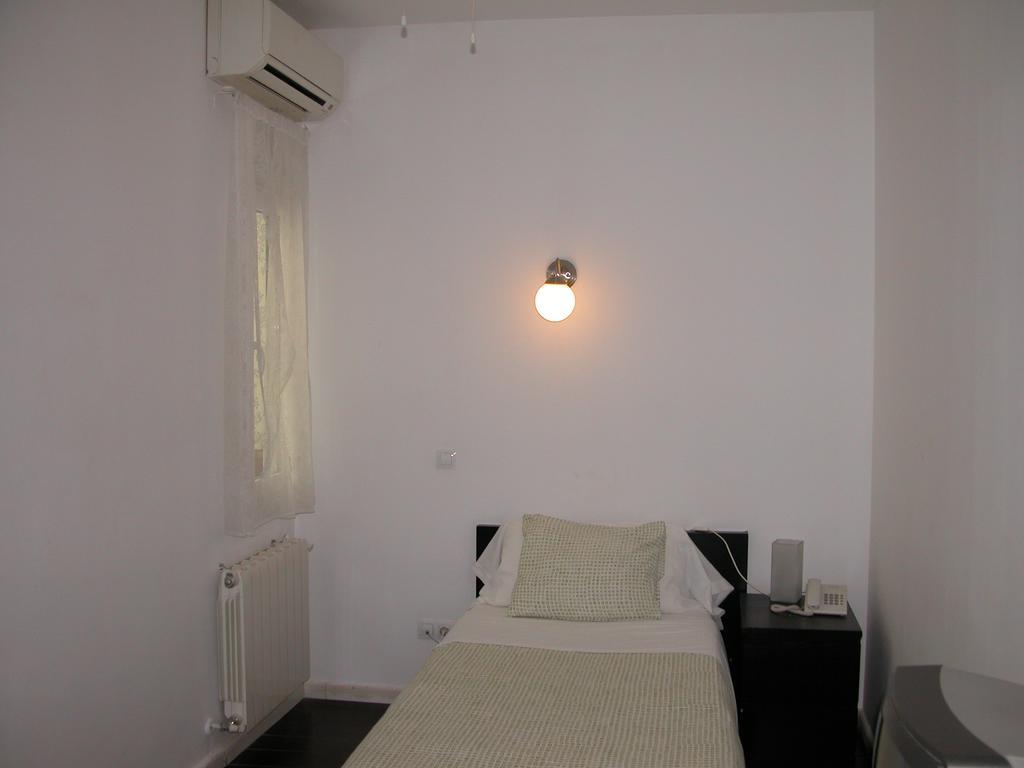 Single Room with Private Bathroom,331422829:JPEG