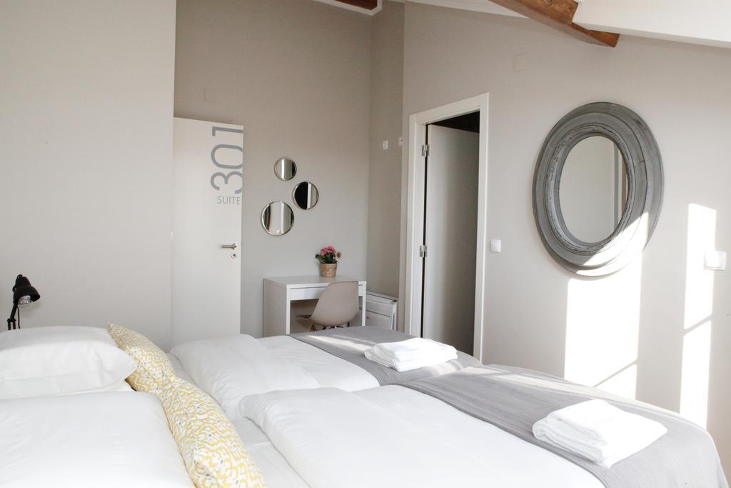 Quarto com Cama de Casal ou 2 de Solteiro e Varanda