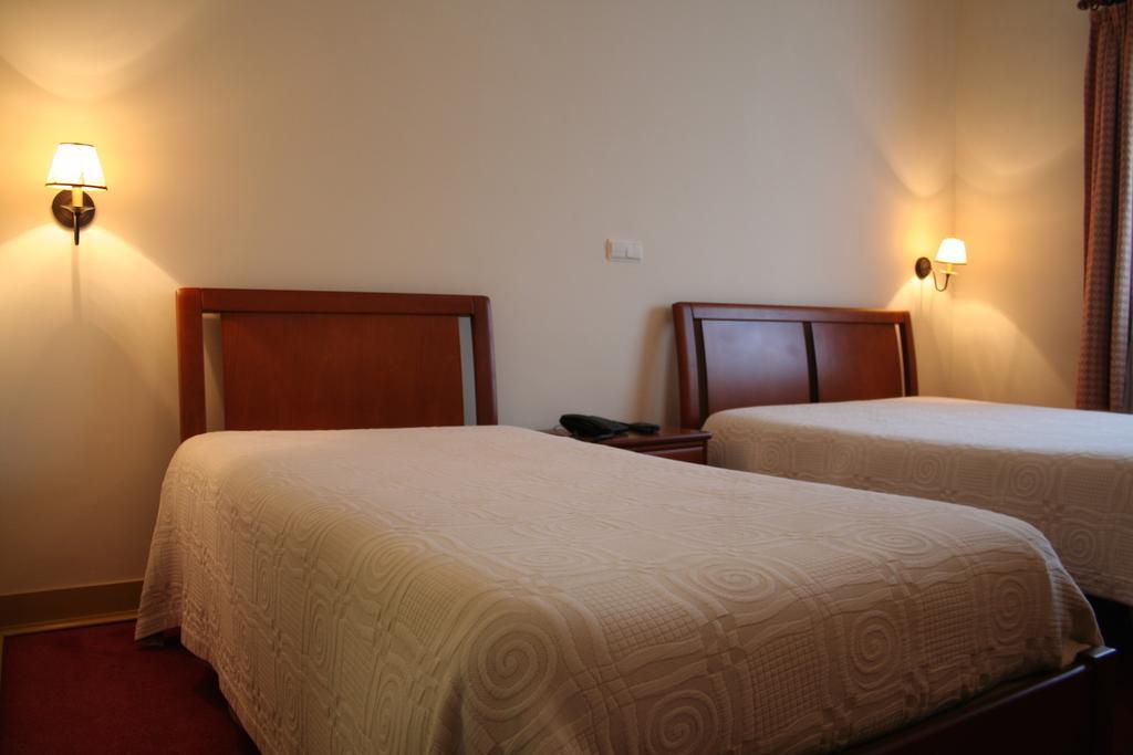 Twin Room,1677884459:JPEG