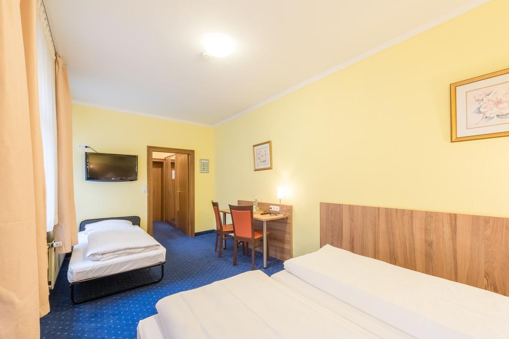 Dreibettzimmer