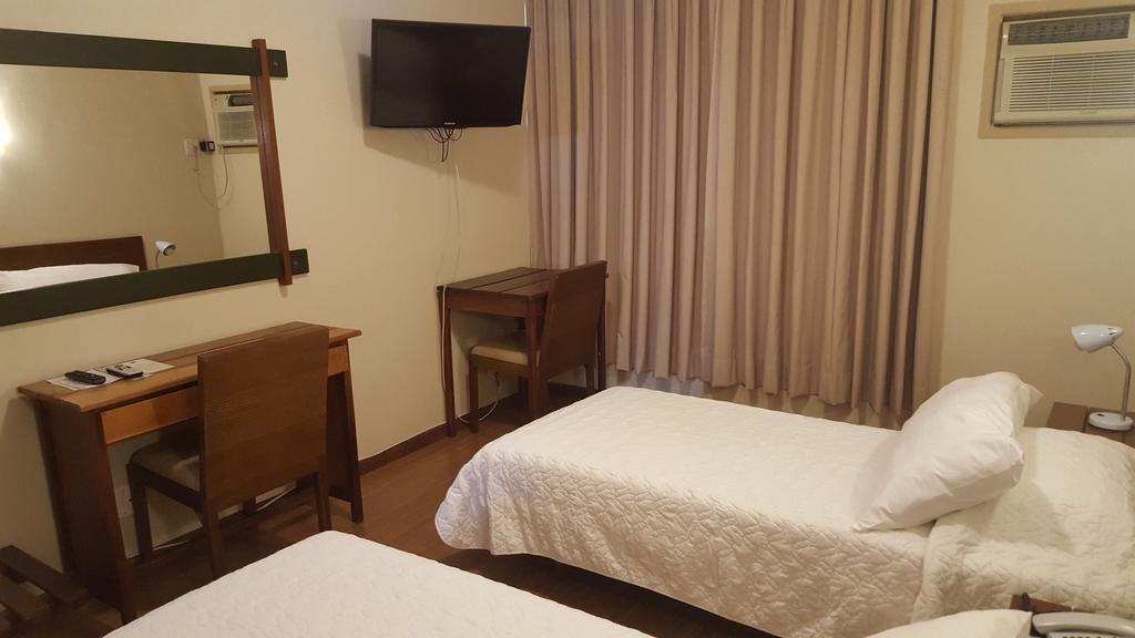 Quarto Duplo