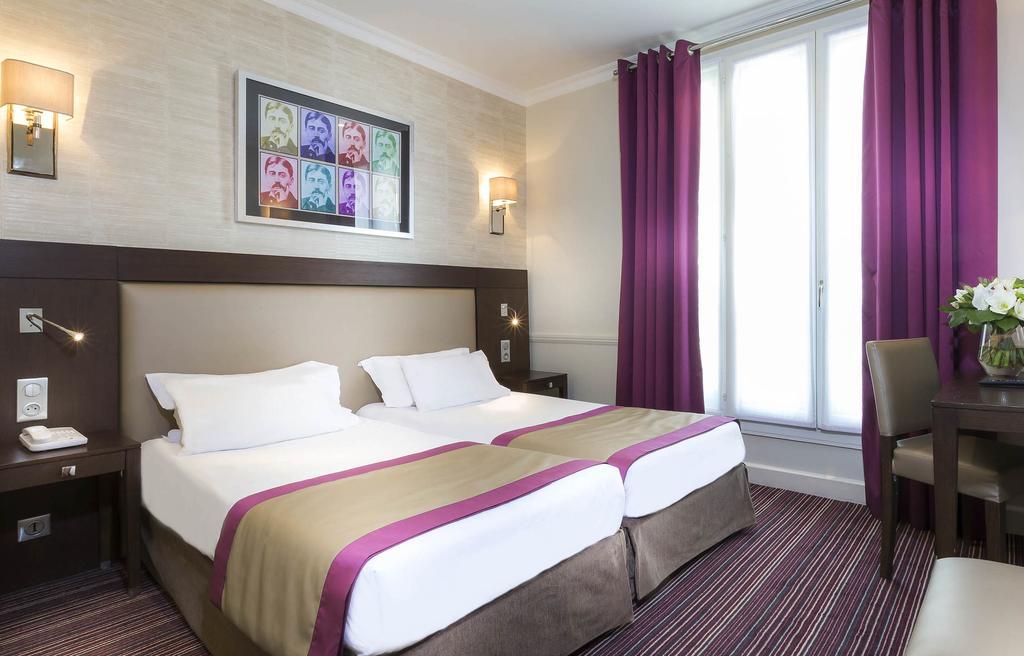 Quarto com 2 Camas de Solteiro