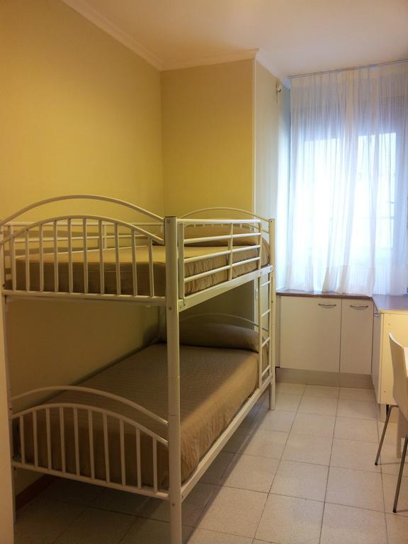 Tweepersoonskamer met Stapelbed en Gedeelde Badkamer