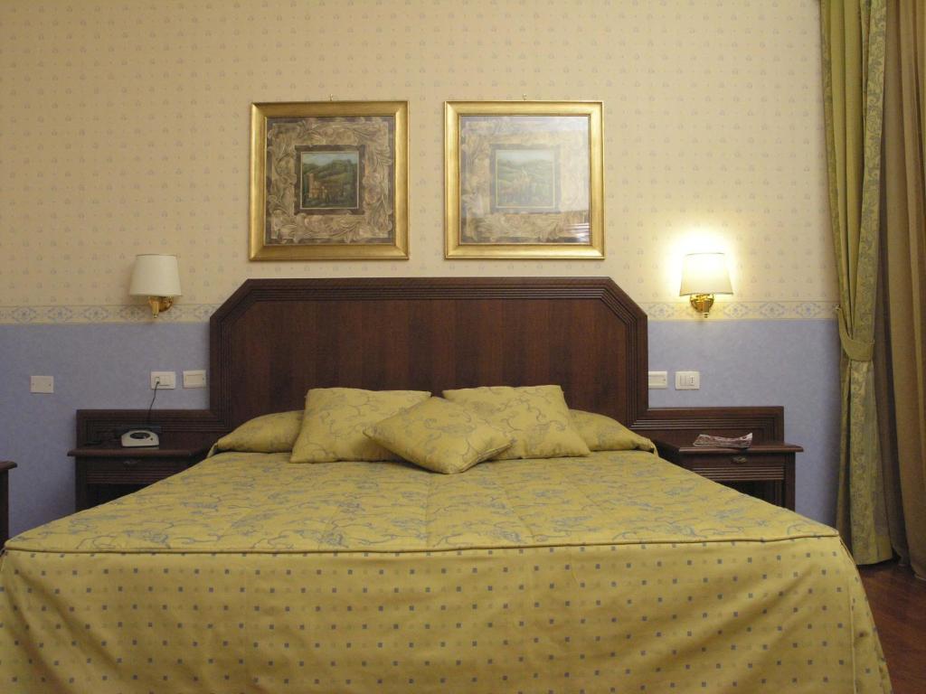 Camera Matrimoniale/Doppia con Letti Singoli