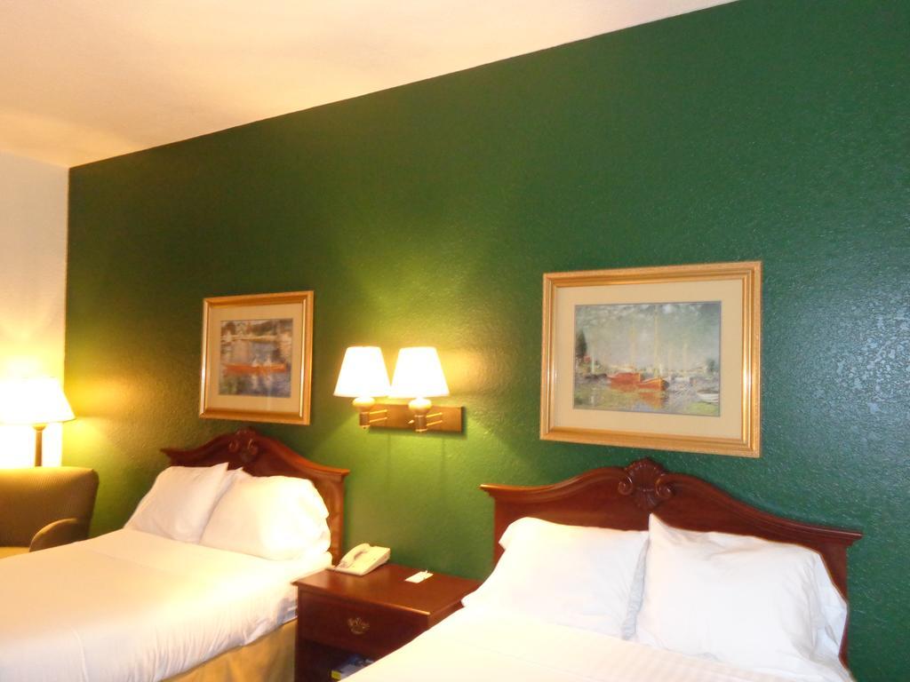 Double Room with 2 Double Beds - Non-Smoking