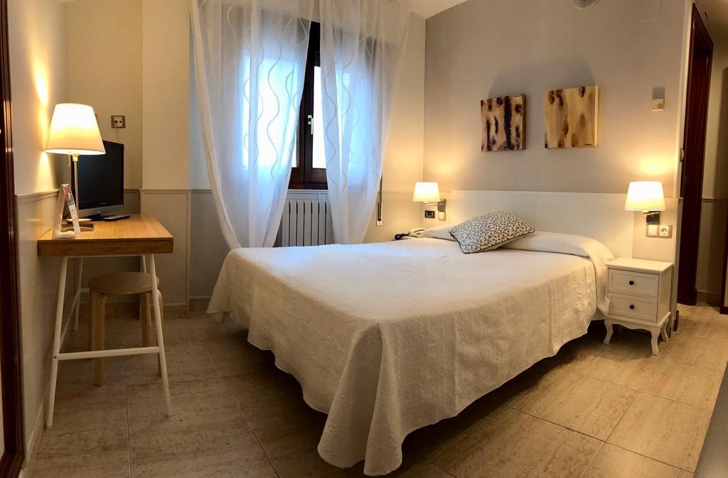 Double or Twin Room,1214661904:JPEG