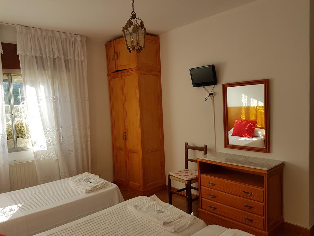 Triple Room Shared Toilet,376910725:JPEG