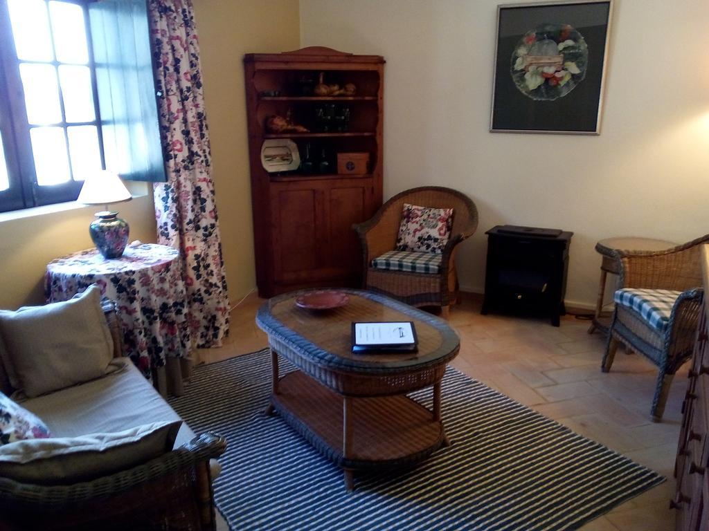 One-Bedroom Apartment,979371670:JPEG