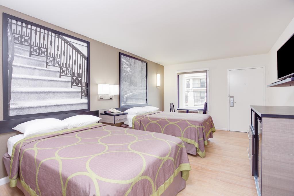 Double Room with Two Double Beds - Non-Smoking ( 4 Adults)