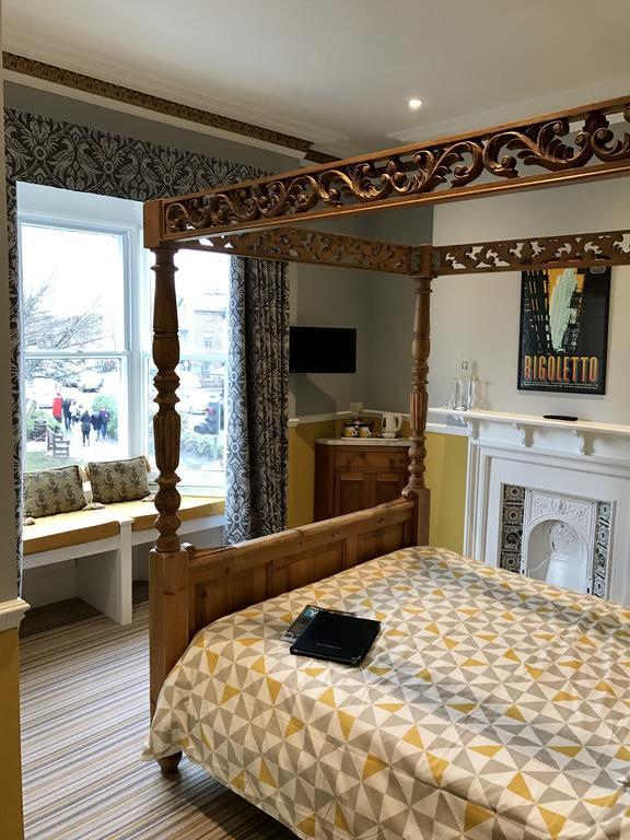 Kamer met Kingsize Hemelbed