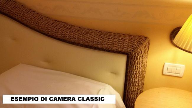 Camera Tripla Classic